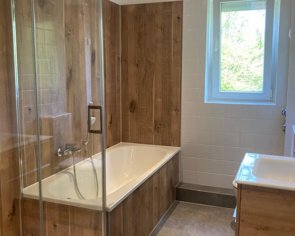 Badsanierung mit Holzoptik im Altbau in Hamburg Bergedorf 1
