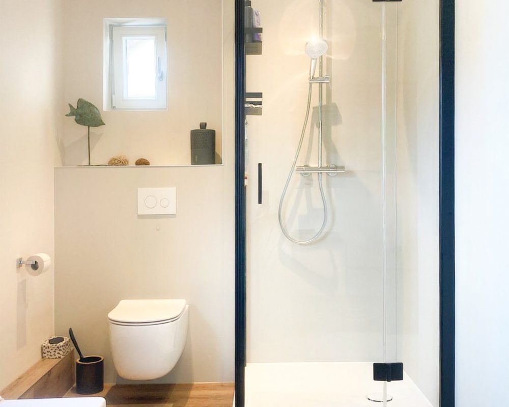 Vom Altbad zum Wohlfühlraum - fugenlose Komplettbadsanierung in Wohltorf 7